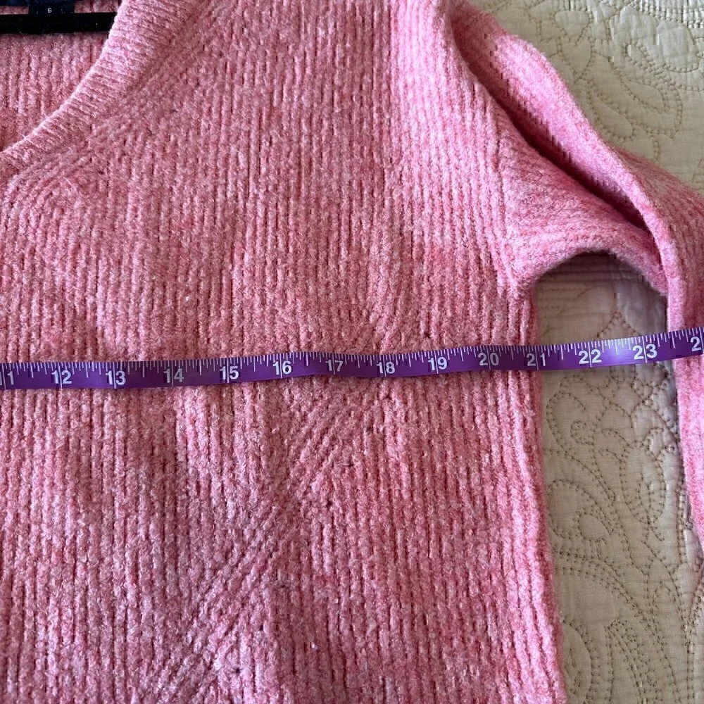 French Connection oversized soft v-neck pink peach sweater women's S